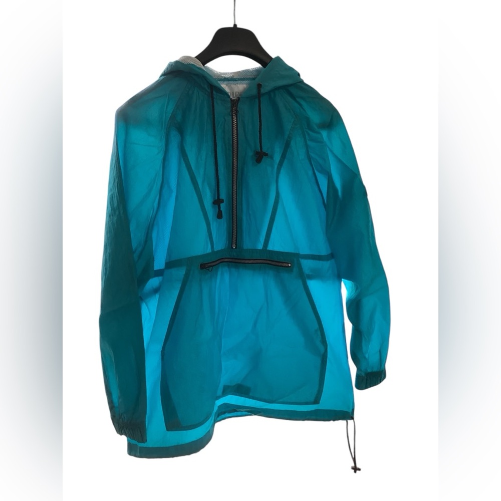 VTG Wilson Aqua Windbreaker Size Medium w/ drawstring bottom